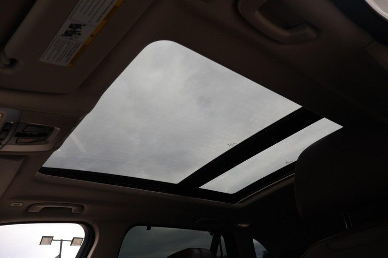 BMW X5 Vehicle Full-screen Gallery Image 47