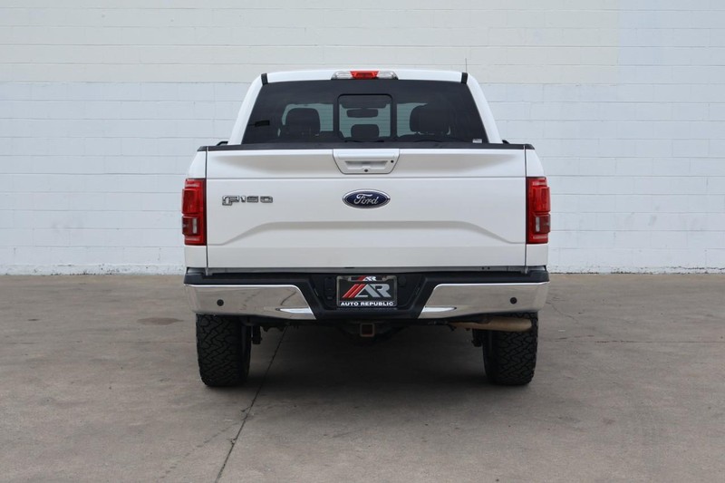Ford F-150 Vehicle Full-screen Gallery Image 06