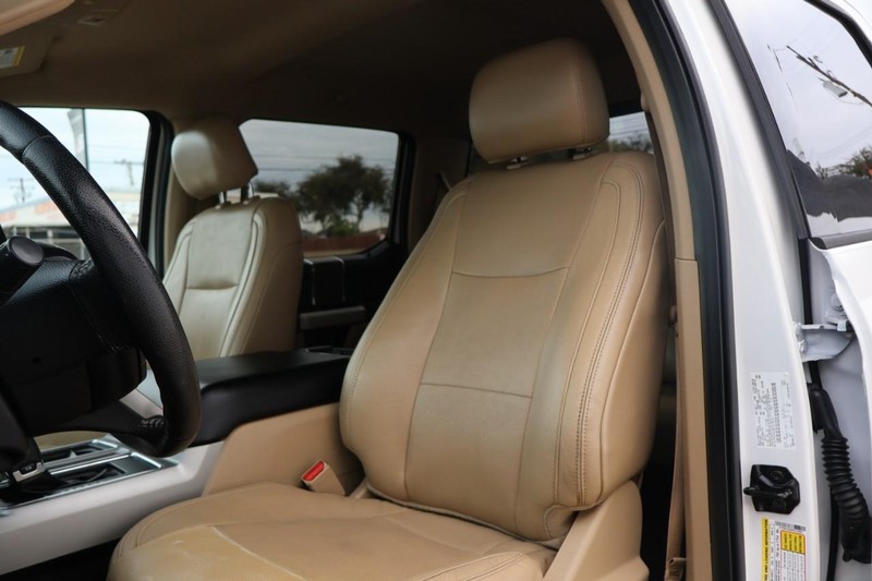 Ford F-150 Vehicle Full-screen Gallery Image 18