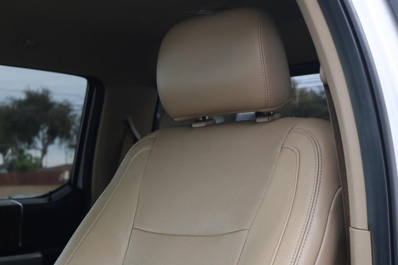 Ford F-150 Vehicle Full-screen Gallery Image 19