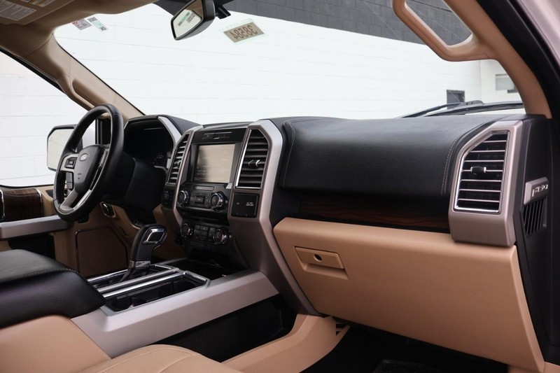 Ford F-150 Vehicle Full-screen Gallery Image 20