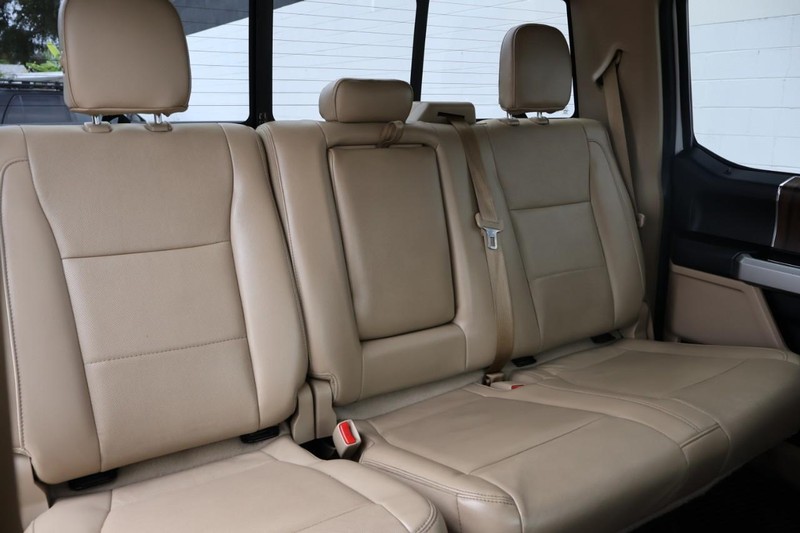 Ford F-150 Vehicle Full-screen Gallery Image 22