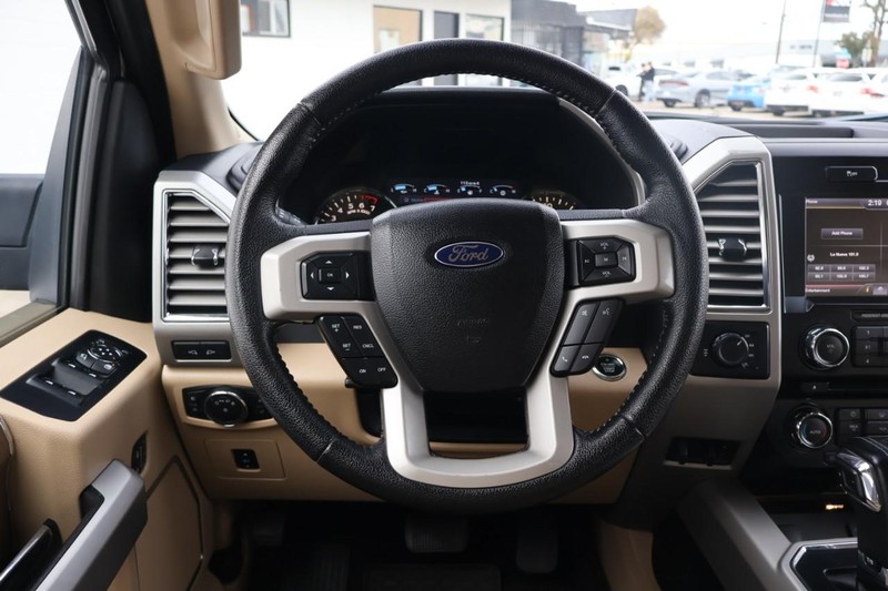 Ford F-150 Vehicle Full-screen Gallery Image 26