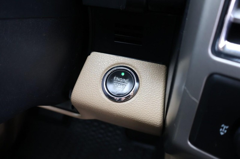 Ford F-150 Vehicle Full-screen Gallery Image 29