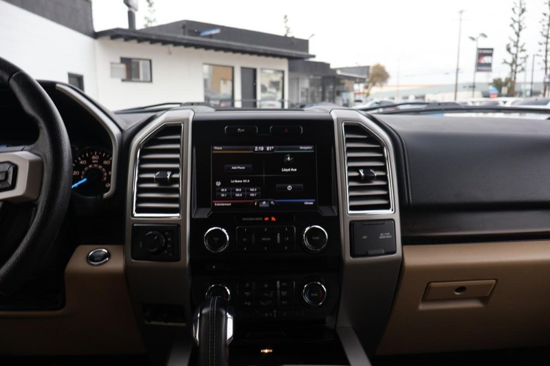 Ford F-150 Vehicle Full-screen Gallery Image 31