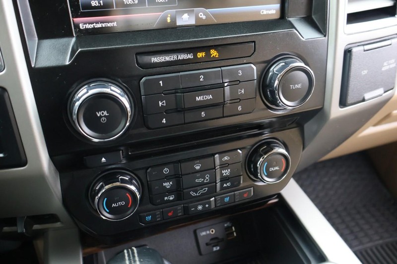 Ford F-150 Vehicle Full-screen Gallery Image 34