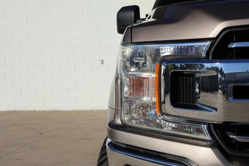 Ford F-150 Vehicle Full-screen Gallery Image 03