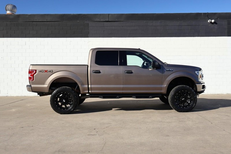 Ford F-150 Vehicle Full-screen Gallery Image 04