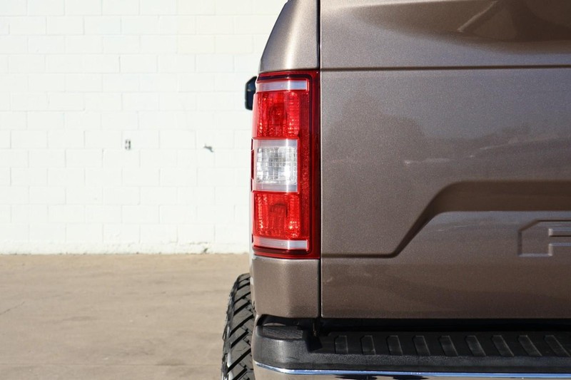 Ford F-150 Vehicle Full-screen Gallery Image 07