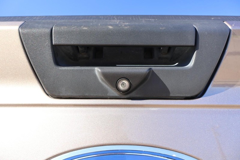 Ford F-150 Vehicle Full-screen Gallery Image 08