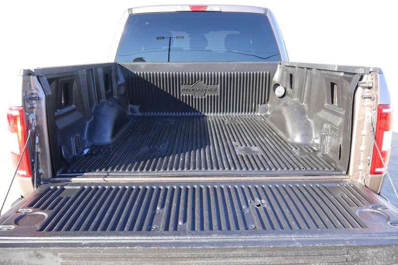 Ford F-150 Vehicle Full-screen Gallery Image 09