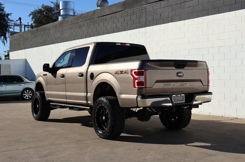 Ford F-150 Vehicle Full-screen Gallery Image 10
