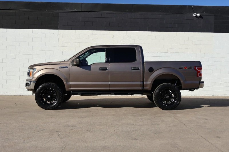 Ford F-150 Vehicle Full-screen Gallery Image 11