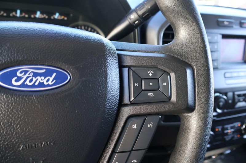 Ford F-150 Vehicle Full-screen Gallery Image 30