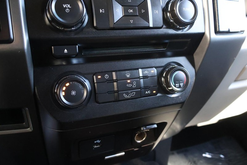 Ford F-150 Vehicle Full-screen Gallery Image 35