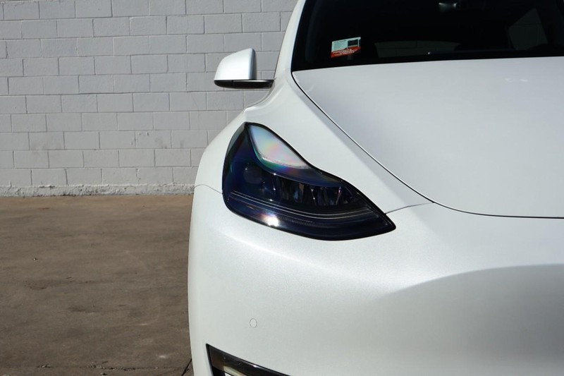 Tesla Model Y Vehicle Full-screen Gallery Image 03