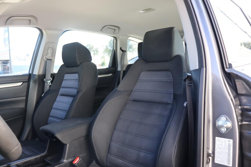 Honda CR-V Vehicle Full-screen Gallery Image 16