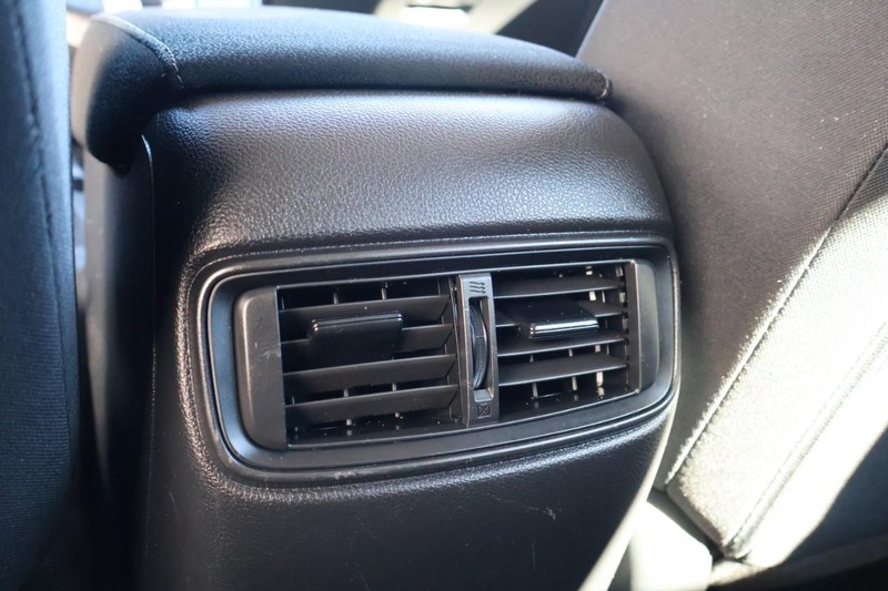 Honda CR-V Vehicle Full-screen Gallery Image 21