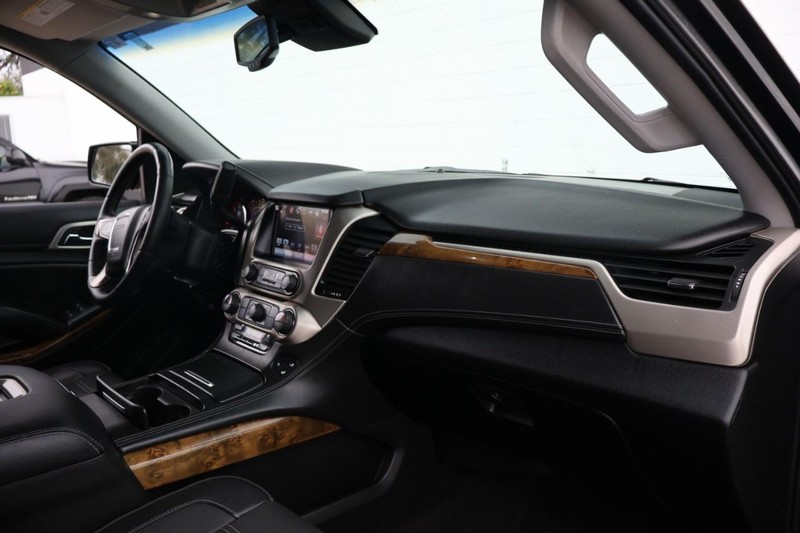 GMC Yukon XL Vehicle Full-screen Gallery Image 22