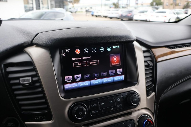 GMC Yukon XL Vehicle Full-screen Gallery Image 35