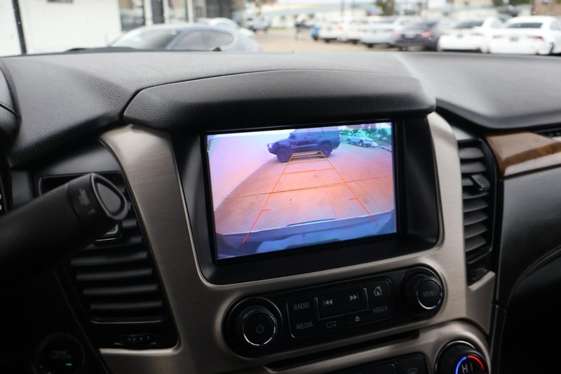 GMC Yukon XL Vehicle Full-screen Gallery Image 36