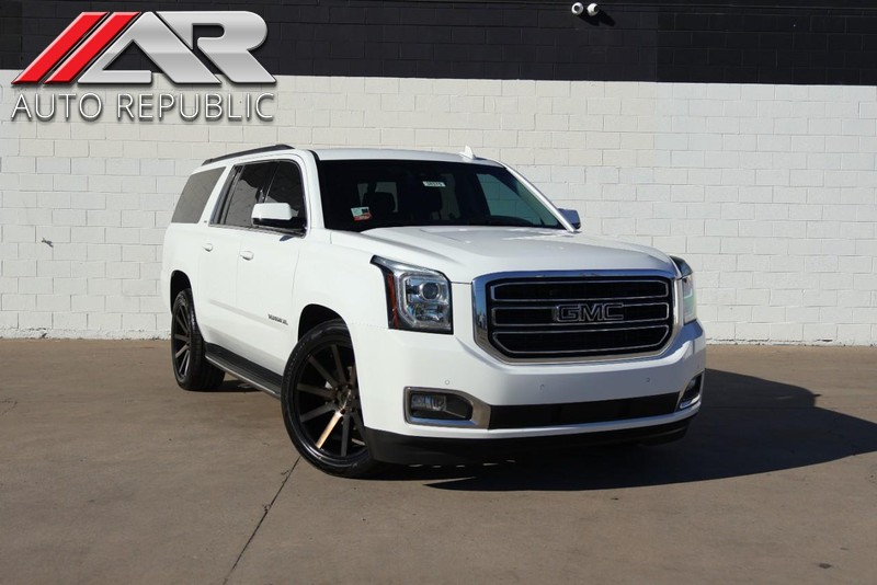 GMC Yukon XL Vehicle Full-screen Gallery Image 01