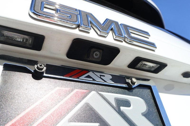 GMC Yukon XL Vehicle Full-screen Gallery Image 08