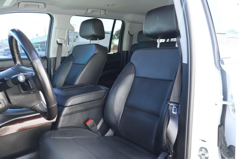 GMC Yukon XL Vehicle Full-screen Gallery Image 22