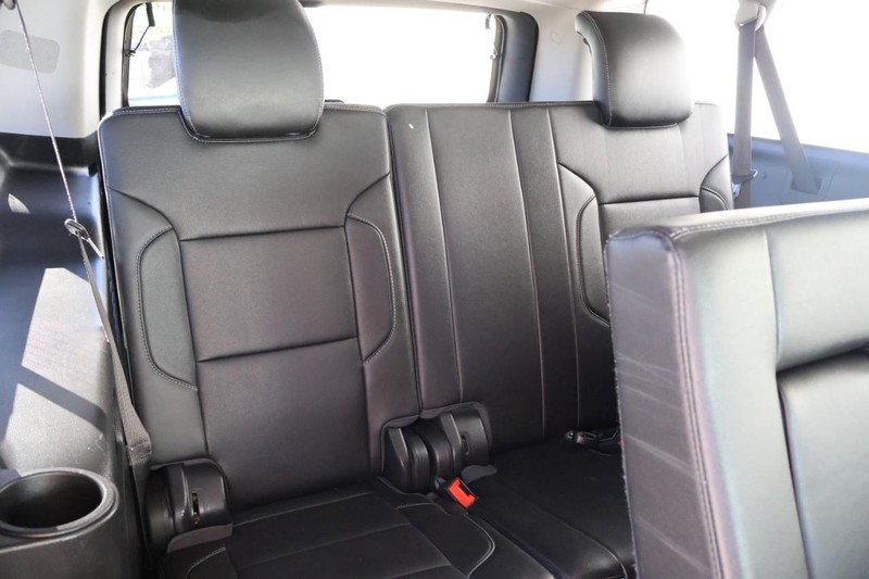 GMC Yukon XL Vehicle Full-screen Gallery Image 27