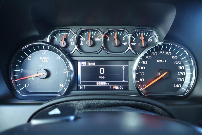 GMC Yukon XL Vehicle Full-screen Gallery Image 31