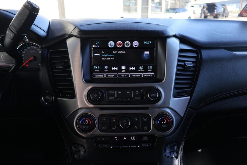 GMC Yukon XL Vehicle Full-screen Gallery Image 35