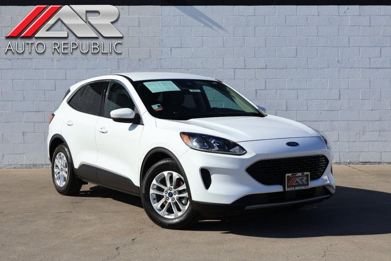 Ford Escape Vehicle Full-screen Gallery Image 01