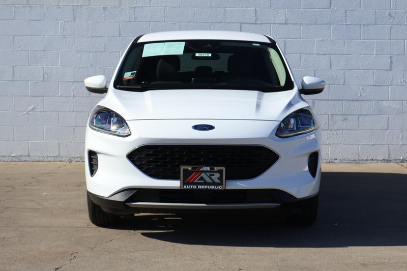 Ford Escape Vehicle Full-screen Gallery Image 02