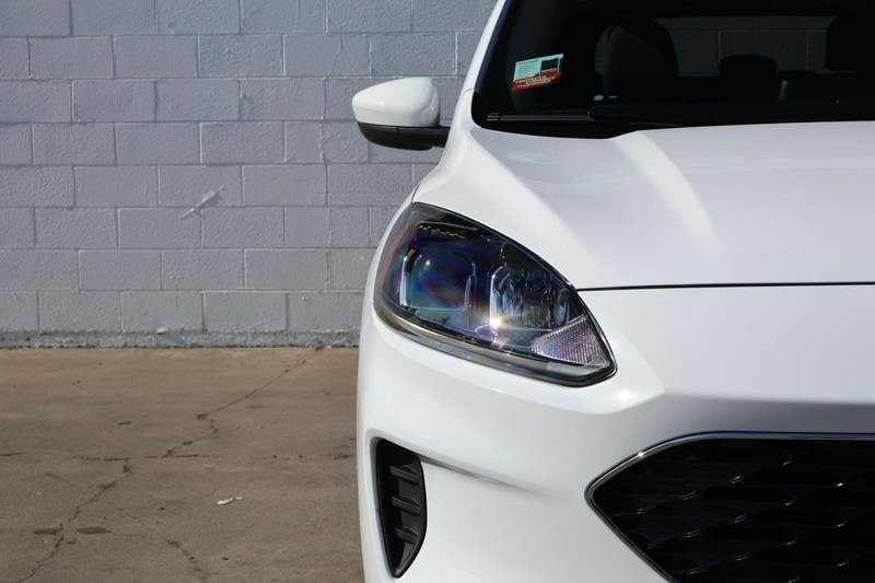 Ford Escape Vehicle Full-screen Gallery Image 03