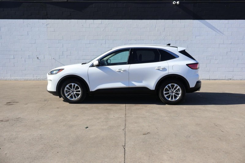 Ford Escape Vehicle Full-screen Gallery Image 11