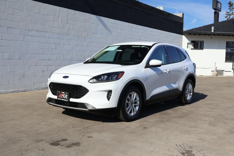 Ford Escape Vehicle Full-screen Gallery Image 12