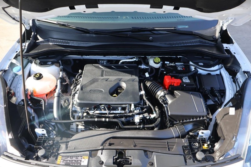 Ford Escape Vehicle Full-screen Gallery Image 13