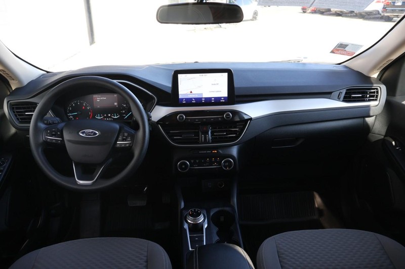 Ford Escape Vehicle Full-screen Gallery Image 25
