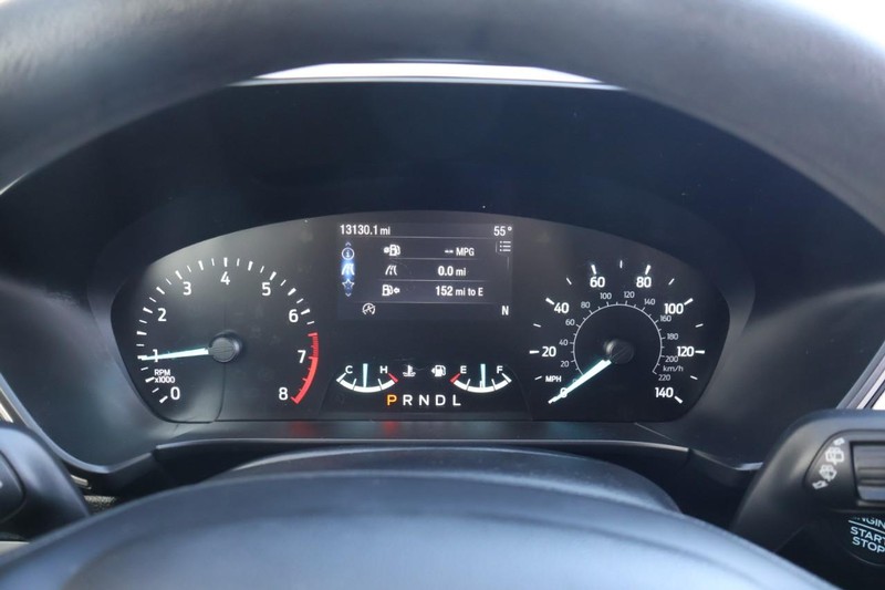 Ford Escape Vehicle Full-screen Gallery Image 26