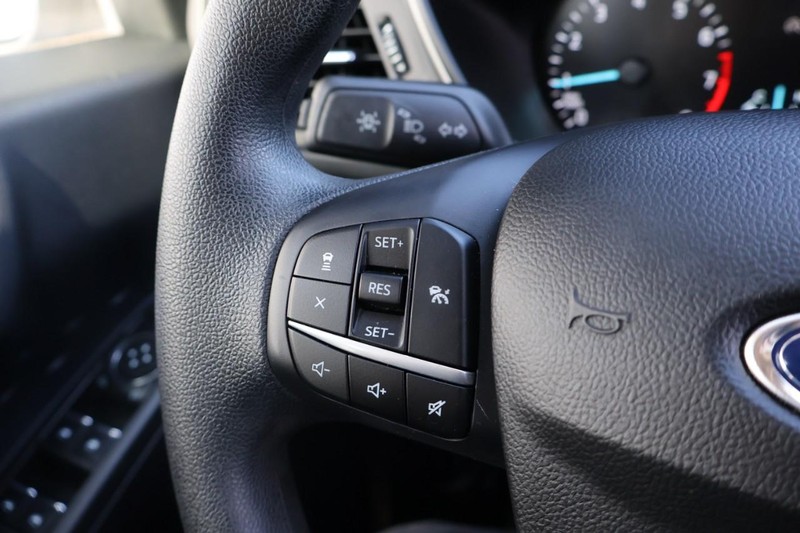 Ford Escape Vehicle Full-screen Gallery Image 29