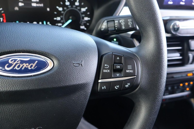 Ford Escape Vehicle Full-screen Gallery Image 30