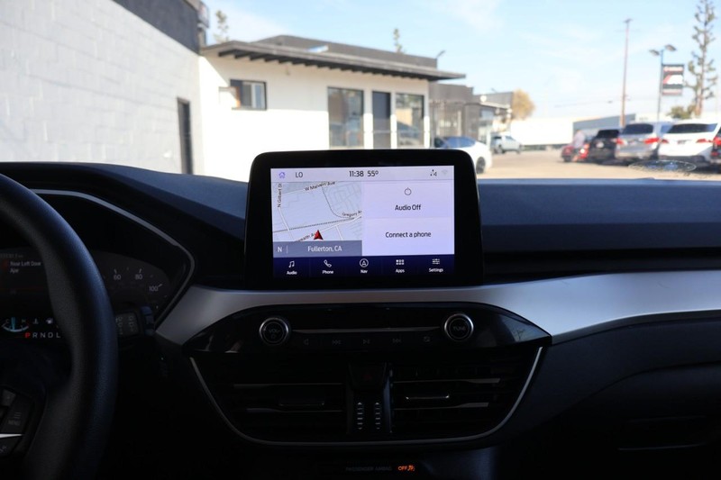 Ford Escape Vehicle Full-screen Gallery Image 32