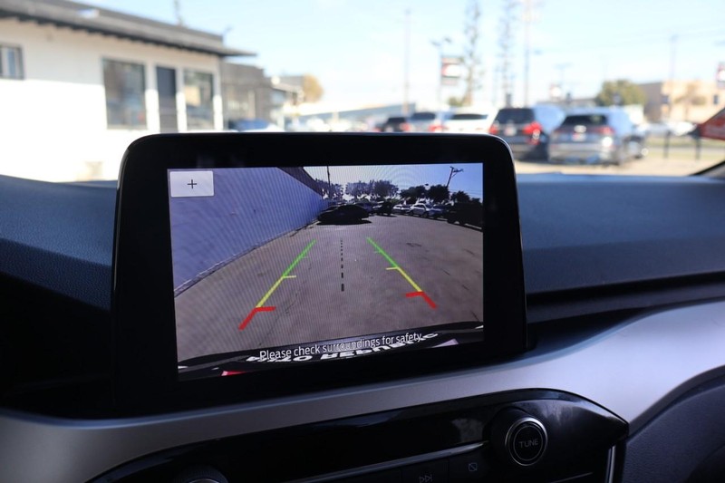 Ford Escape Vehicle Full-screen Gallery Image 34