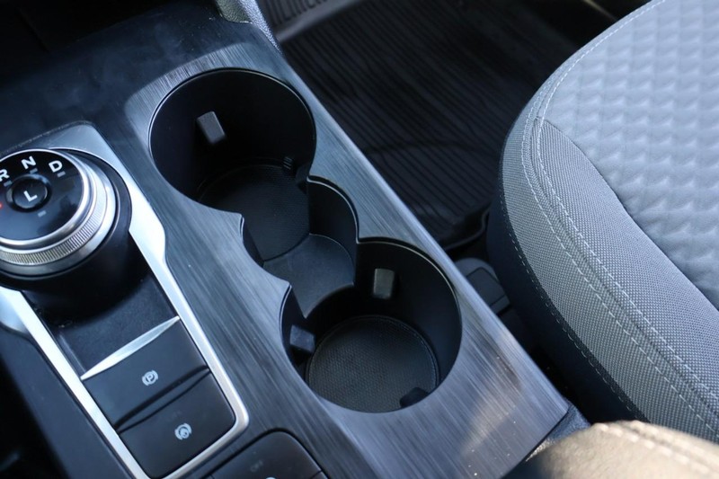 Ford Escape Vehicle Full-screen Gallery Image 37