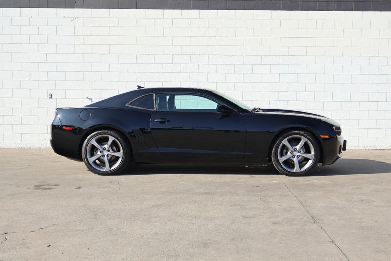Chevrolet Camaro Vehicle Full-screen Gallery Image 04