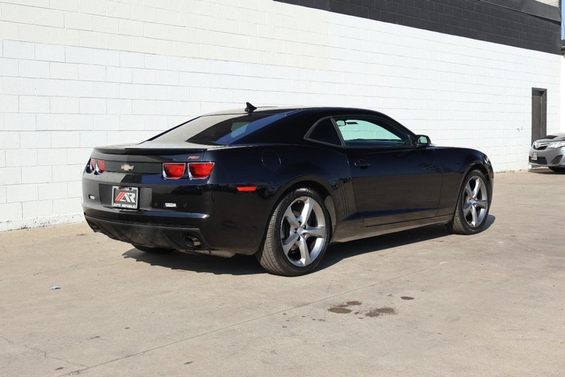 Chevrolet Camaro Vehicle Full-screen Gallery Image 05