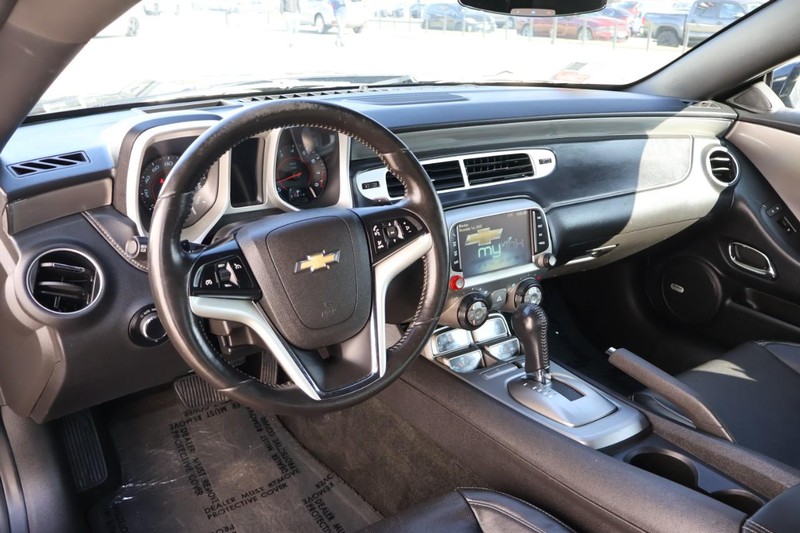 Chevrolet Camaro Vehicle Full-screen Gallery Image 17