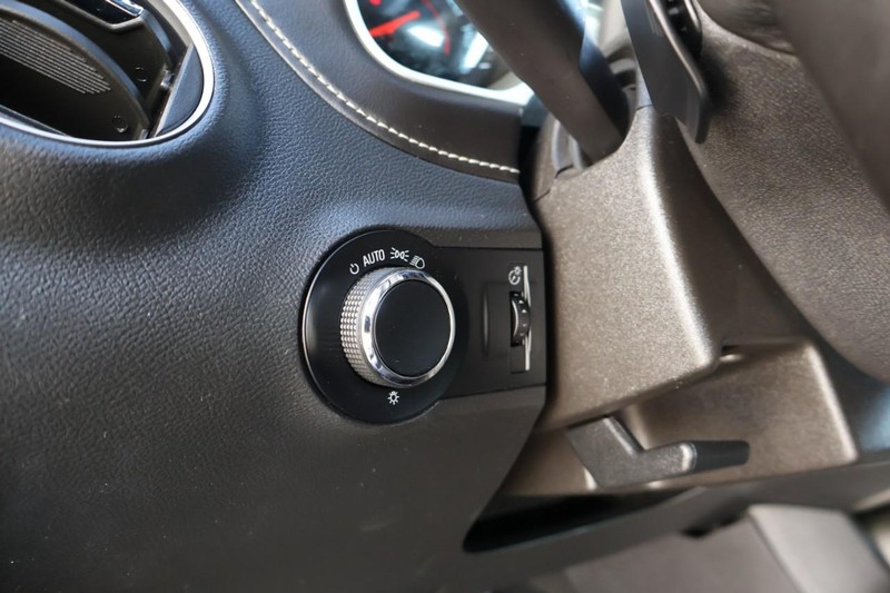 Chevrolet Camaro Vehicle Full-screen Gallery Image 18