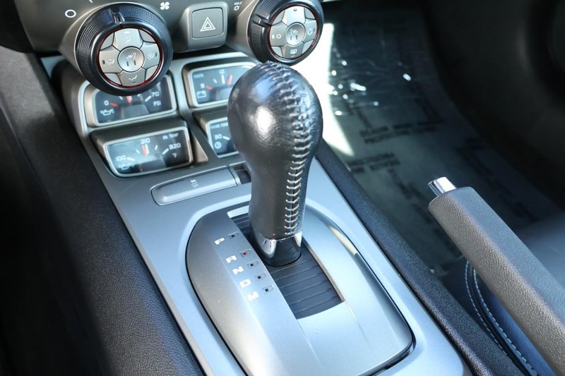 Chevrolet Camaro Vehicle Full-screen Gallery Image 34