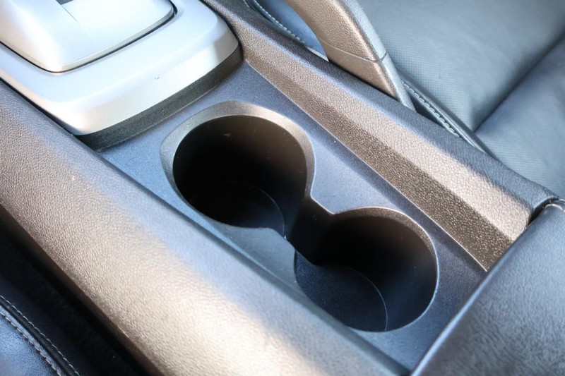 Chevrolet Camaro Vehicle Full-screen Gallery Image 35